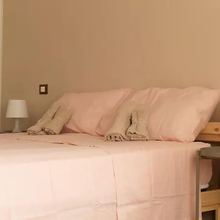 Maria'S Bed - Intero Alloggio Accogliente Dorno Exterior photo